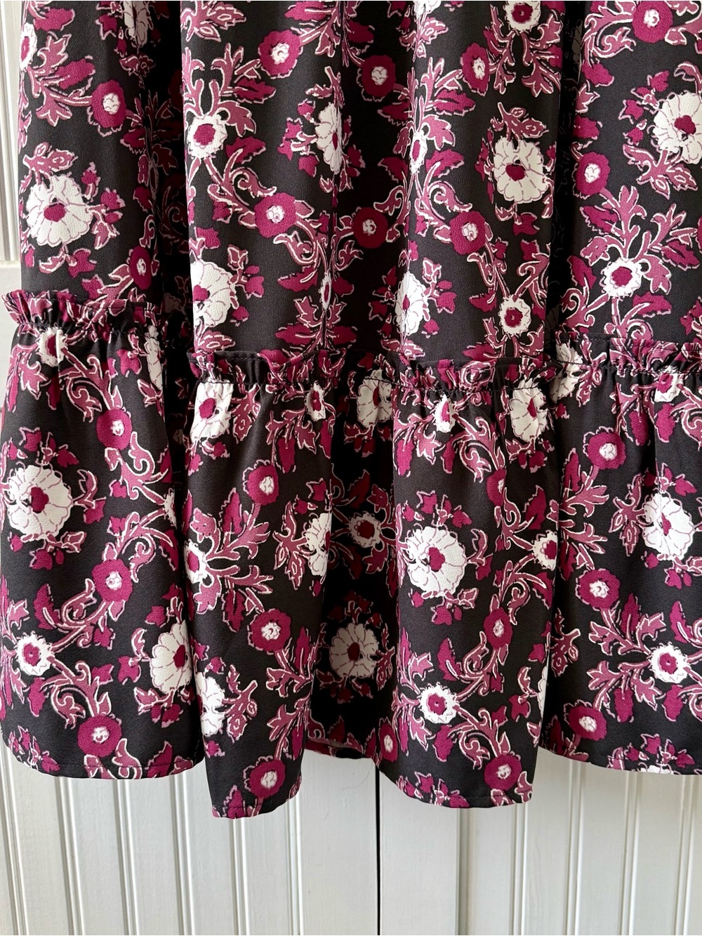 LOFT Outlet Floral V-Neck Ruffle Sleeve Maxi Dress - XS - Picture 5 of 10